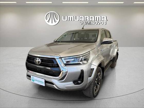 TOYOTA HILUX 2.8 D-4D TURBO DIESEL CD SRX PLUS 4X4 AUTOMÁTICO TOYOTA HILUX 2.8 D-4D TURBO DIESEL CD SRX PLUS 4X4 AUTOMÁTICO